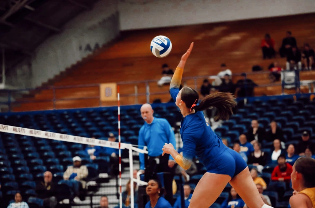 Jessica Smallwood mid-attack at Pitt's home arena